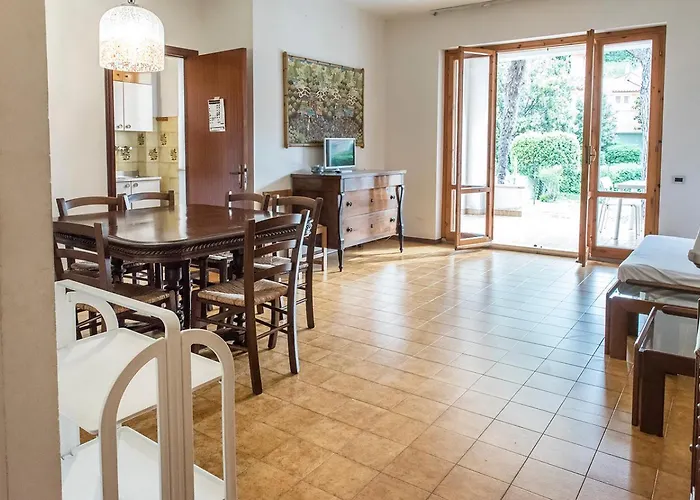 N037 - Numana, Trilocale Con Giardino A Due Passi Dal Mare