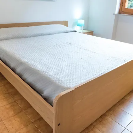 N037 - Numana, Trilocale Con Giardino A Due Passi Dal Mare